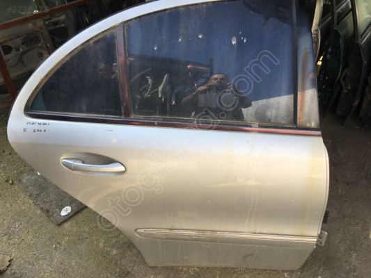 Mercedes E 2006 Sağ Arka Kapı Camı Dış Açma Kolu