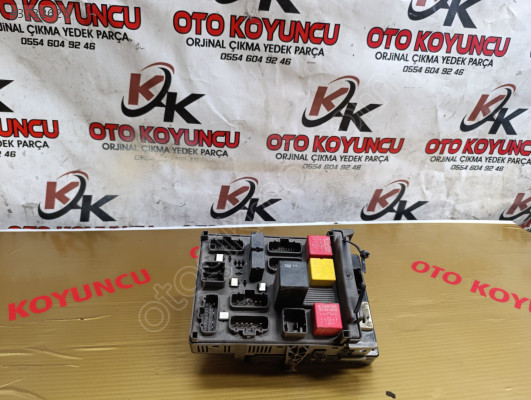 RENAULT LAGUNA 2 SİGORTA KUTUSU ORJİNAL ÇIKMA