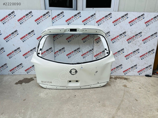 Nissan Micra arka bagaj kapagı (az kusurlu)