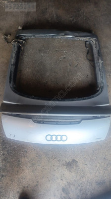 AUDİ TT BAGAJ KAPAGI