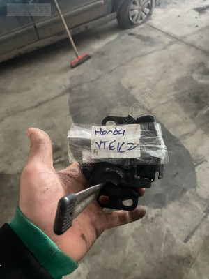 HONDA CİVİC VTEC2 KAPUT KİLİDİ ORJİNAL ÇIKMA