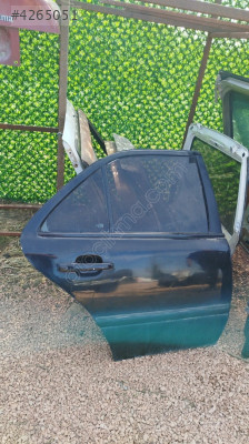 Mercedes w202 sağ arka kapi