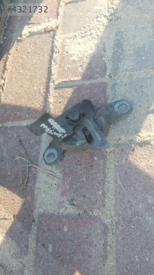 RENAULT MEGANE 1 KAPUT KİLİDİ