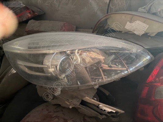 Renault scanic  sağ ön far