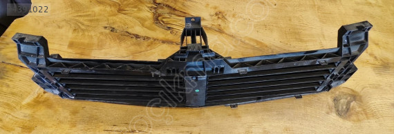 MERCEDES B SERİSİ RADYATÖR ALT HAVA KANAL PANJURU A2478854500