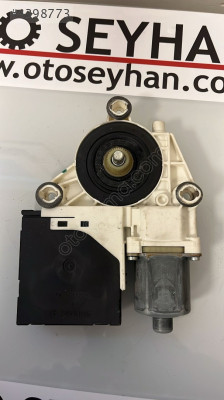 1K0959792N 1K5837402AM Vw Jetta 2008 sağ ön kapı cam motoru