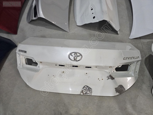 2013/2018 TOYOTA COROLLA SEDEF BEYAZ BAGAJ KAPAĞI ORJINAL LOKAL
