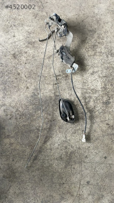 Suziki baleno arka sağ kapı kilidi