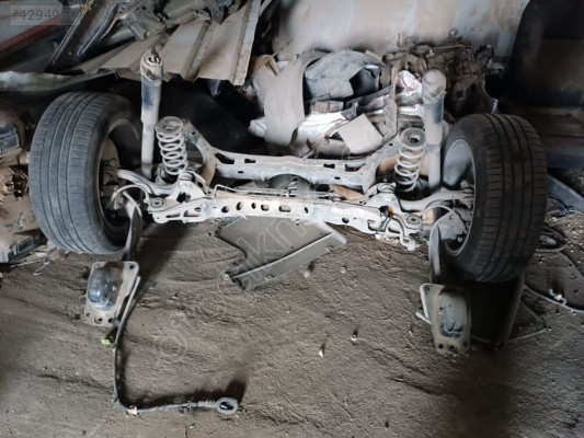 Passat B8 arka DİNGİL