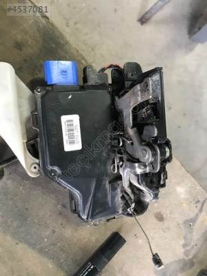 VW CADDY SAĞ ÖN KAPI KİLDİ  ORJİNAL ÇIKMA