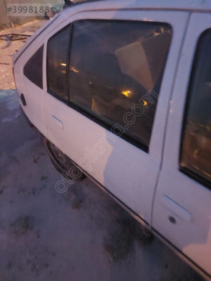 OPEL KADETT SAG ARKA KAPI CAM MOTORU ÇIKMA