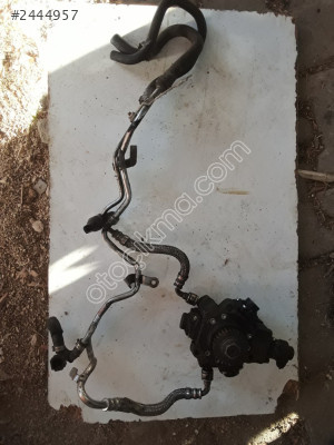 ÇIKMA PARÇA MERCEDES A205 C200 YAKIT POMPASI BORULARLA