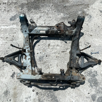 RENAULT 19 MOTOR TRAVERSİ ÇEVİK OTO ÇIKMA