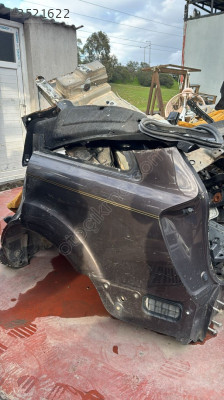 AUDİ Q7 SOL ARKA ÇAMURLUK SÖKME ORJINAL HATASIZ