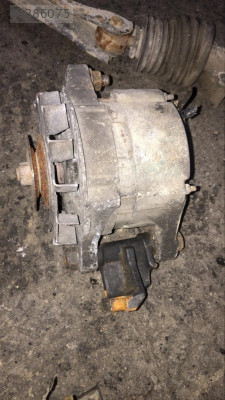 Renault 12 şarj dinamosu