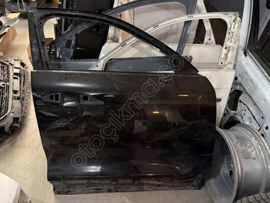 VOLVO XC40 ÇIKMA ORJİNAL SAĞ ÖN KAPI BD2