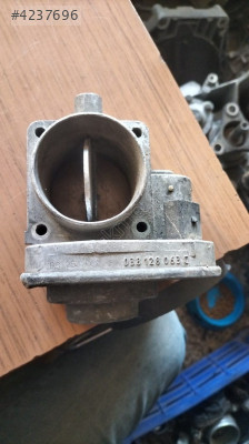 Volkswagen CADDY 2.0 SDİ GAZ KELEBEĞİ-038128063C