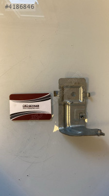 1P0858784A seat leon 2010 göğüs orta konsol bağlantı demiri