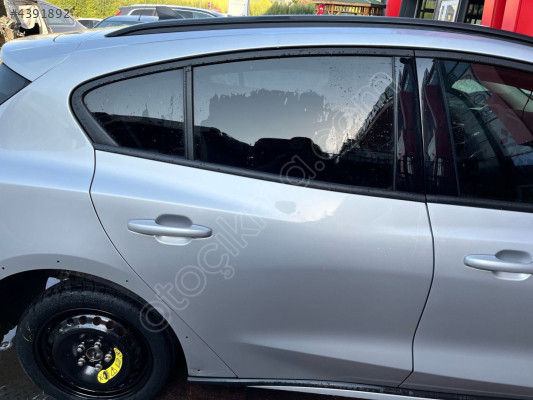FORD FOCUS 4 SAĞ ARKA KAPI GRİ HATASIZ