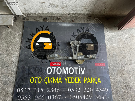 7700434698 Renault Clio 2 Sağ Arka Cam Krikosu Orjinal Çıkma