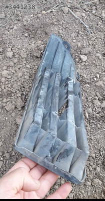 Volkswagen Polo ön tampon sağ ızgara