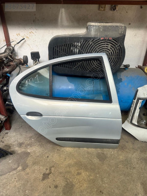 MEGANE 1 SAĞ ARKA KAPI HATASIZ BOYASIZ ORJİNALL ÇIKMA PARÇAA