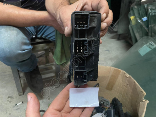 RANGE ROVER CAM DÜĞMESİ VE ÇERÇEVESİ ORJİNAL ÇIKMA TEMİZ ÜRÜN