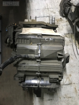Opel Corsa F Kalorifer Kutusu