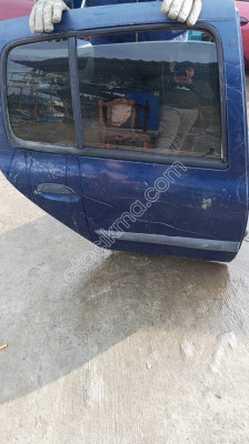 Renault clio sag arka kapı dolu