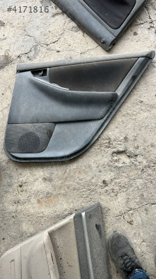 Toyota Corolla sağ arka kapı iç yüzü bakalit