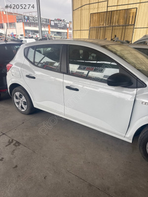 Dacıa sandero hurda belgeli parça olarak satılık