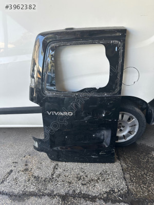 Opel vivaro  sol arka bagaj kapağı