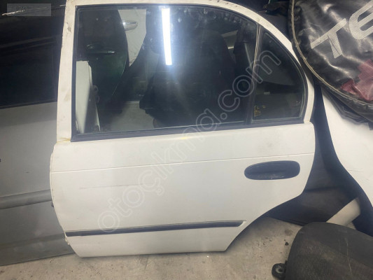 Toyota Corolla Sol Arka Kapı Çıkma 98