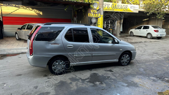 Pata Indigo sağ ön kapı