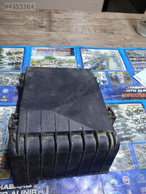 1K0.937.132 Caddy2 04/10 motor içi sigorta kutusu üst kapağı