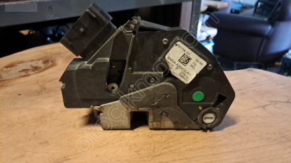 FORD COURİER SAĞ SÜRGÜLÜ KAPI KİLİDİ 921764107