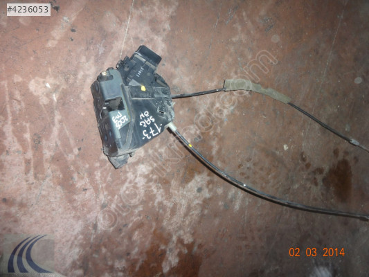 MAZDA 3 2004 ÇIKMA SAĞ ÖN KAPI KİLİDİ