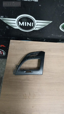 RENAULT FLUENCE SAĞ IZGARA ÇERÇEVESİ