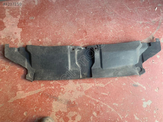 AUDİ A6 ÖN PANEL ÜST KAPLAMA 4G0807081