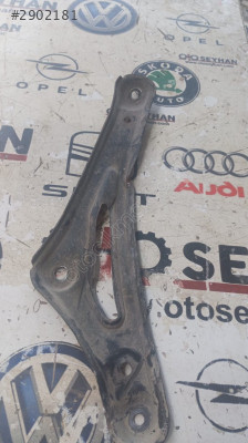 Toyota Yaris 2012 arka dingil bağlantı ayağı sol