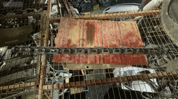 3G0853945 vw passat 15-19 sol marşpiyel kaplaması braketi