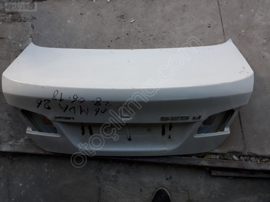 BMW F10 BAGAJ KAPAĞI