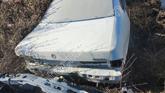 Nissan altima bagaj kapagı
