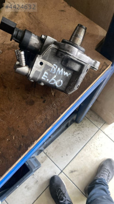 BMW E60 YAKIT POMPASI