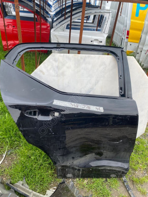 volvo xc40 sağ arka kapı çıkma orjinal