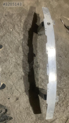 BMW 3 serisi G20 ön tampon demiri çıkma