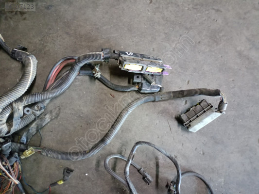 Laguna 1 2.0 8valf  otomatik motor içi elektrik tesisatı