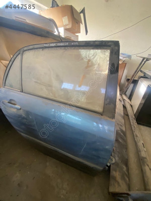 Toyota corolla sağ arka kapı