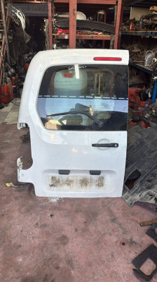 2016 Peugeot partner sol bagaj kapağı 25.000