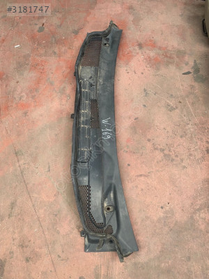 Mercedes w 169 ön cam ızgarası